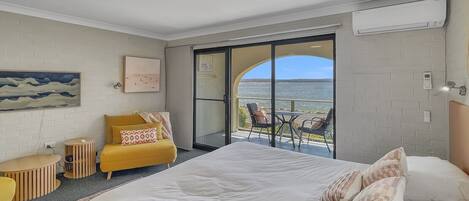 Iron/ironing board, internet, bed sheets