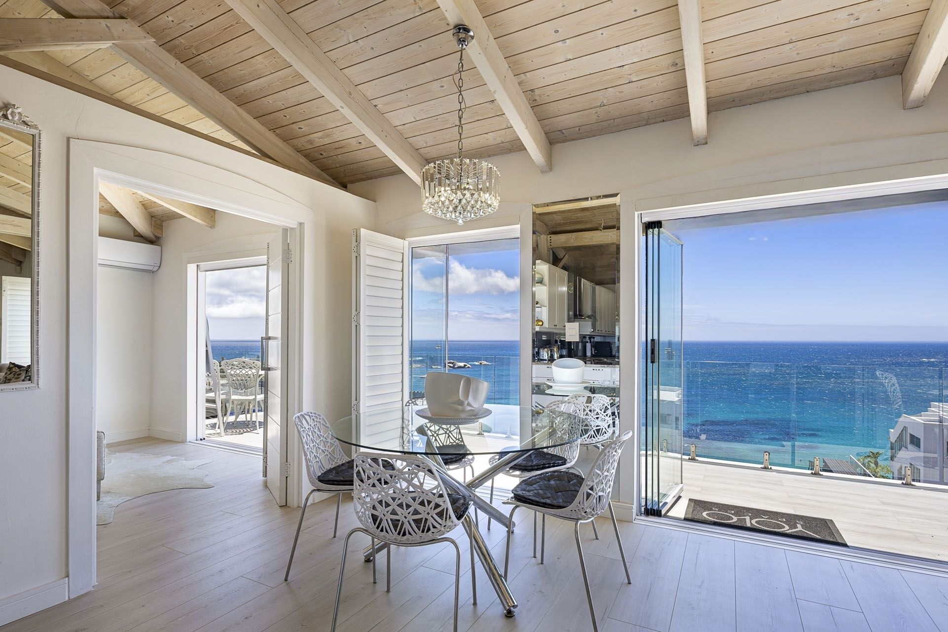 บริเวณนั่งเล่น