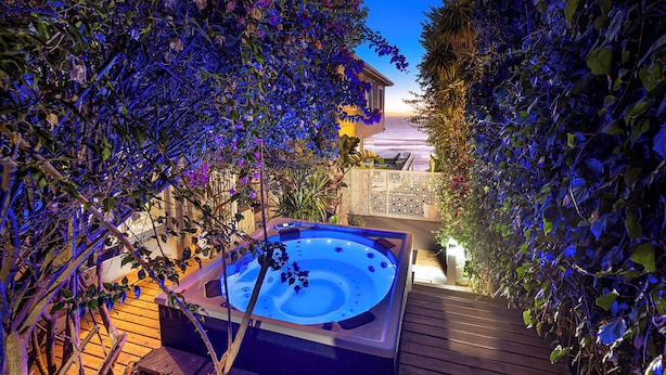 Unclassified image, 1 of 91, button - Clifton Sea View Duo Penthouse (Cape Town)