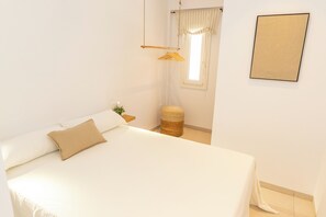 2 bedrooms, iron/ironing board, travel cot, Internet - Lances Sun | Modern apartment in front of Los Lances Beach ideal for 4 travelers (Tarifa)