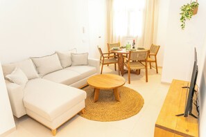 Living area - Lances Sun | Modern apartment in front of Los Lances Beach ideal for 4 travelers (Tarifa)