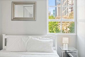 3 chambres, bureau, fer et planche à repasser, accès Internet