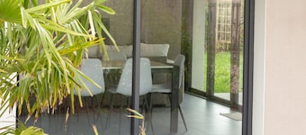 Holiday Home 'Paradi Bleu' with Private Terrace, Garden and Wi-Fi
