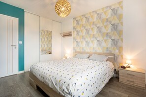3 slaapkamers, een strijkplank/strijkijzer, wifi, beddengoed