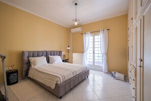 3 bedrooms, iron/ironing board, free WiFi, bed sheets - 🏡 Paradiso Apartment | Full Air Conditioning • Outdoor Space • Near Corfu Town (Ionian Islands)