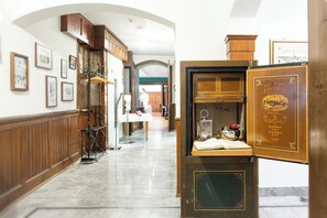 Lobby - Romantik Hotel Barbarossa (Konstanz)