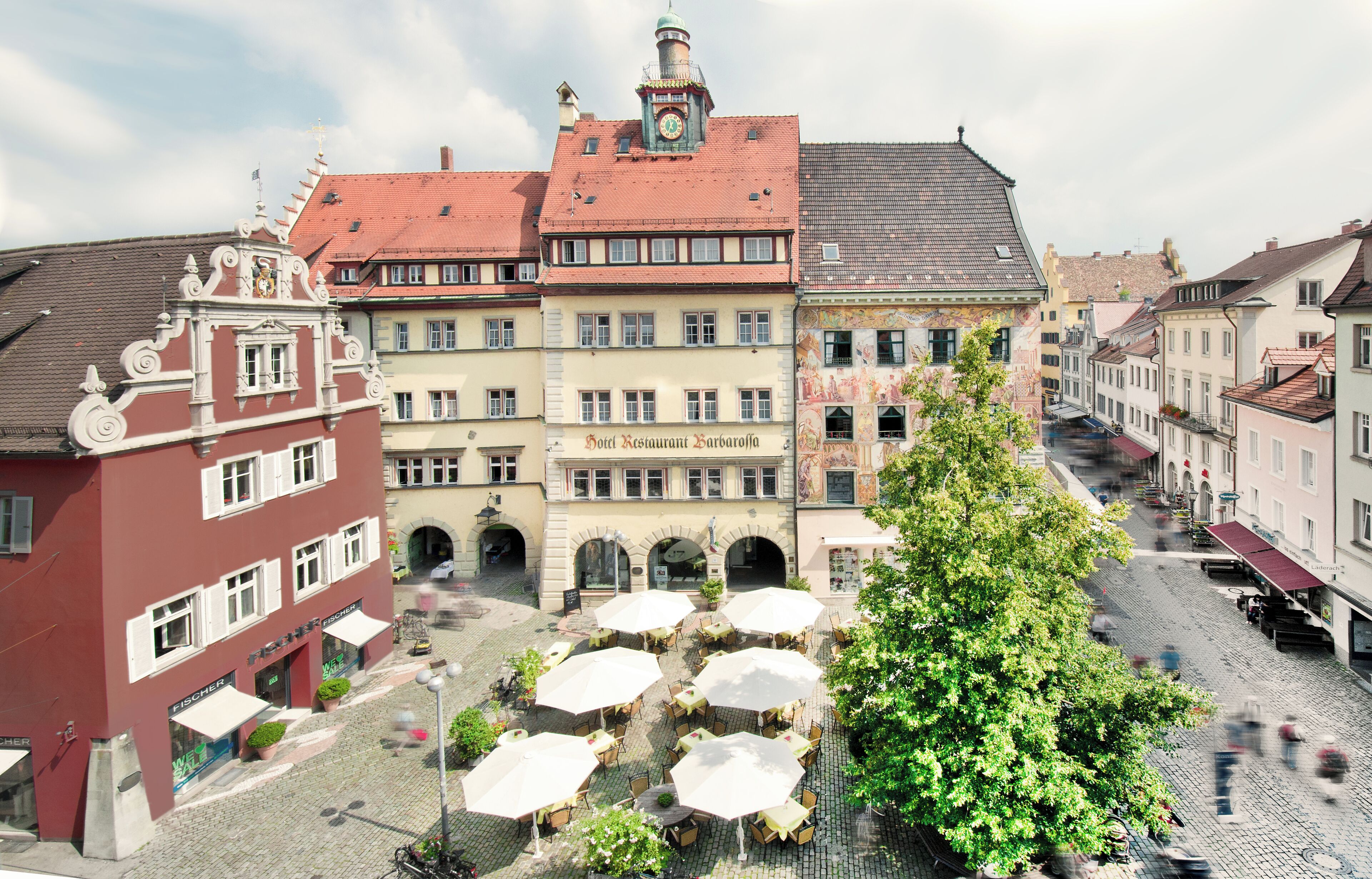 Vista frontal de la propiedad