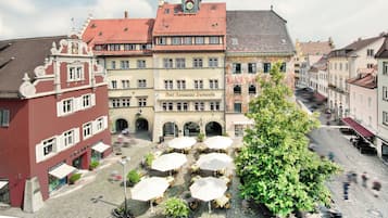 Vista frontal de la propiedad