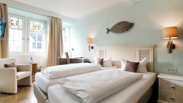 Habitación doble Confort | Ropa de cama hipoalergénica y caja de seguridad en la habitación