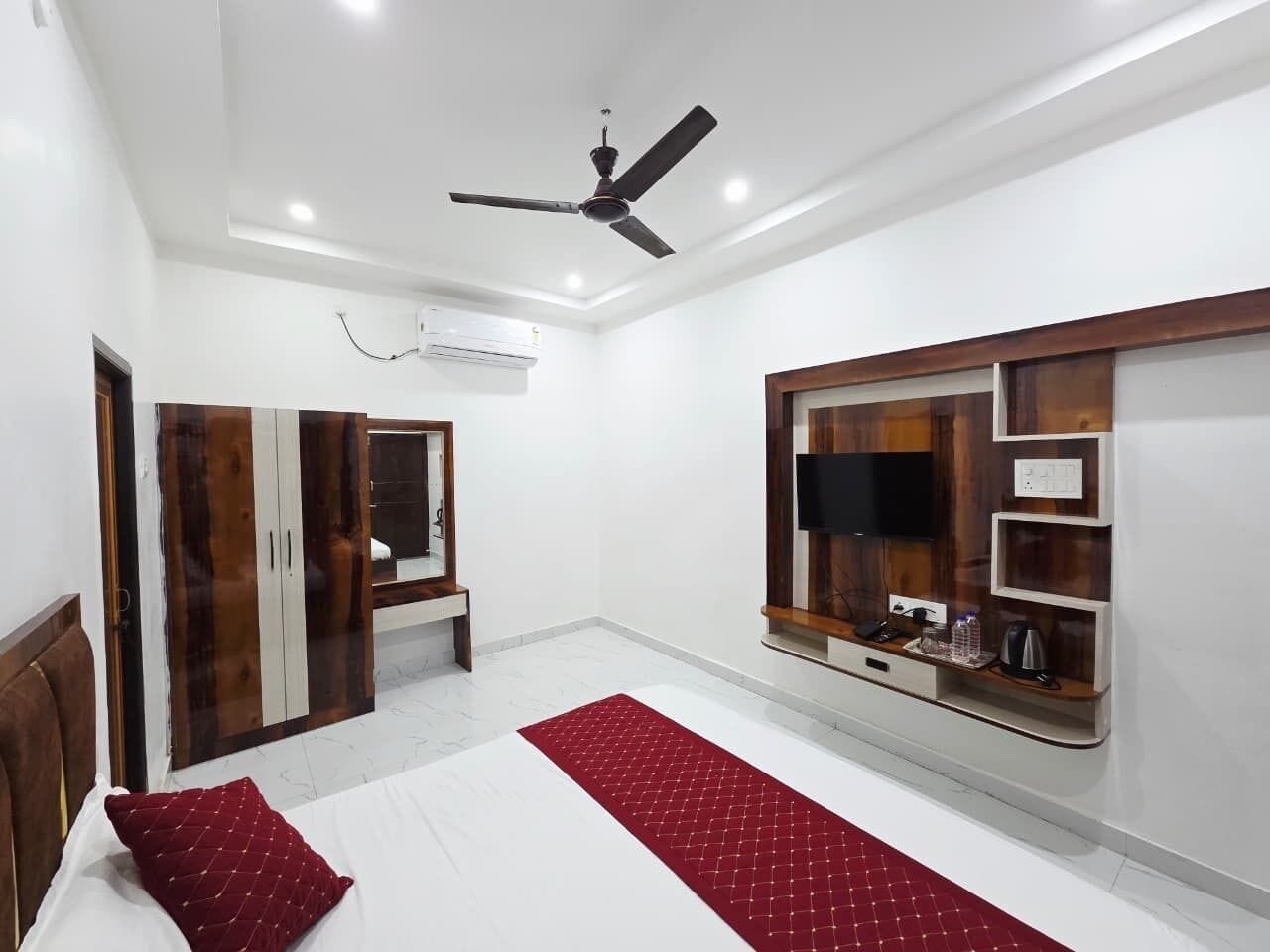 Standard Room | Desk, free WiFi, bed sheets