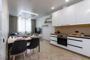 Classic Apartment, Balcony | Private kitchen | Electric kettle - Cozy apart near the National Library (Minsk)
