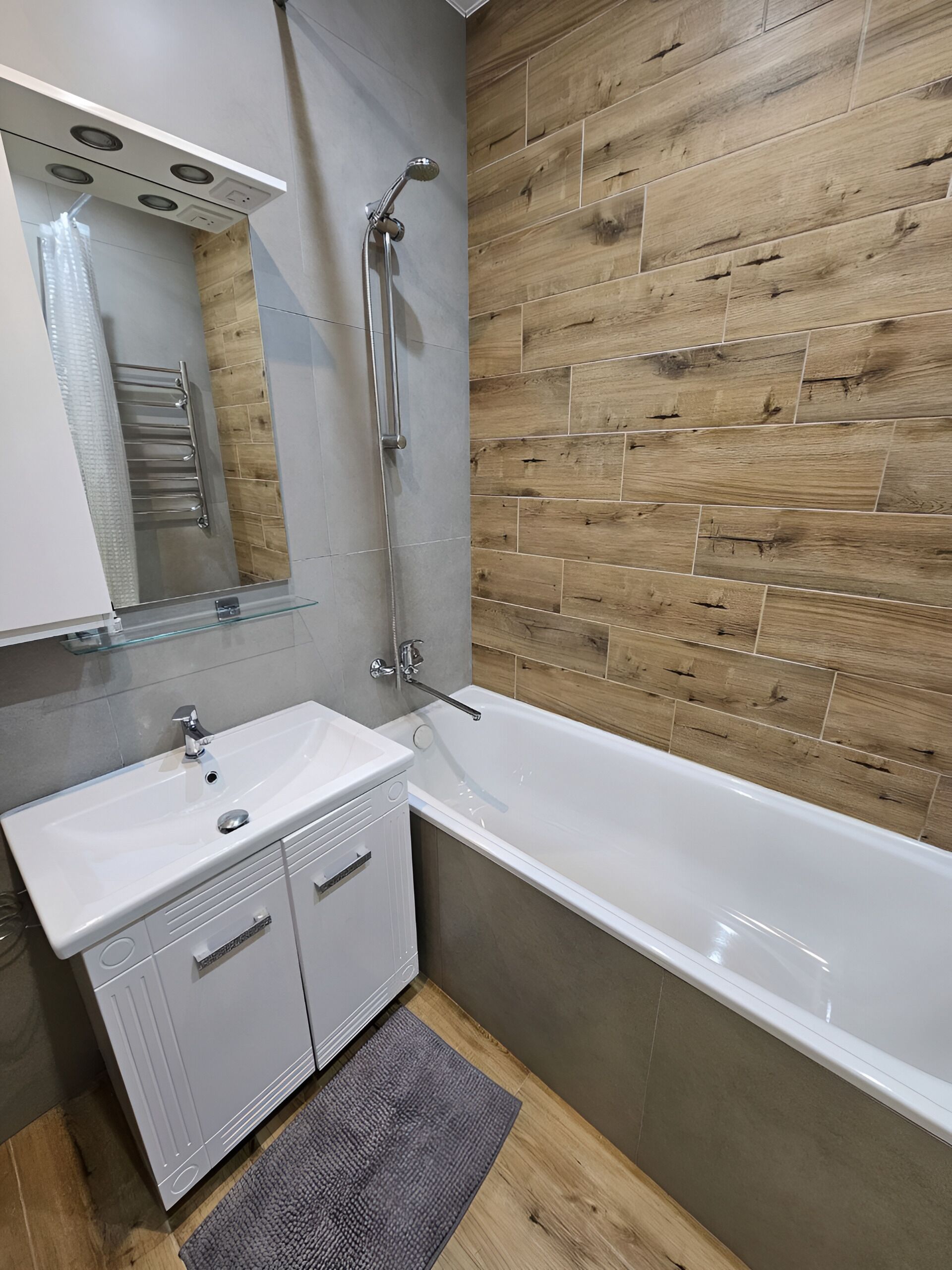 Classic Apartment, Balcony | Bathroom