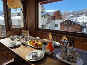 Dining - Majon Suite - Luxury City Center Appartament (Cortina d'Ampezzo)