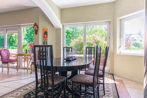 Eenvoudig appartement | Dineren