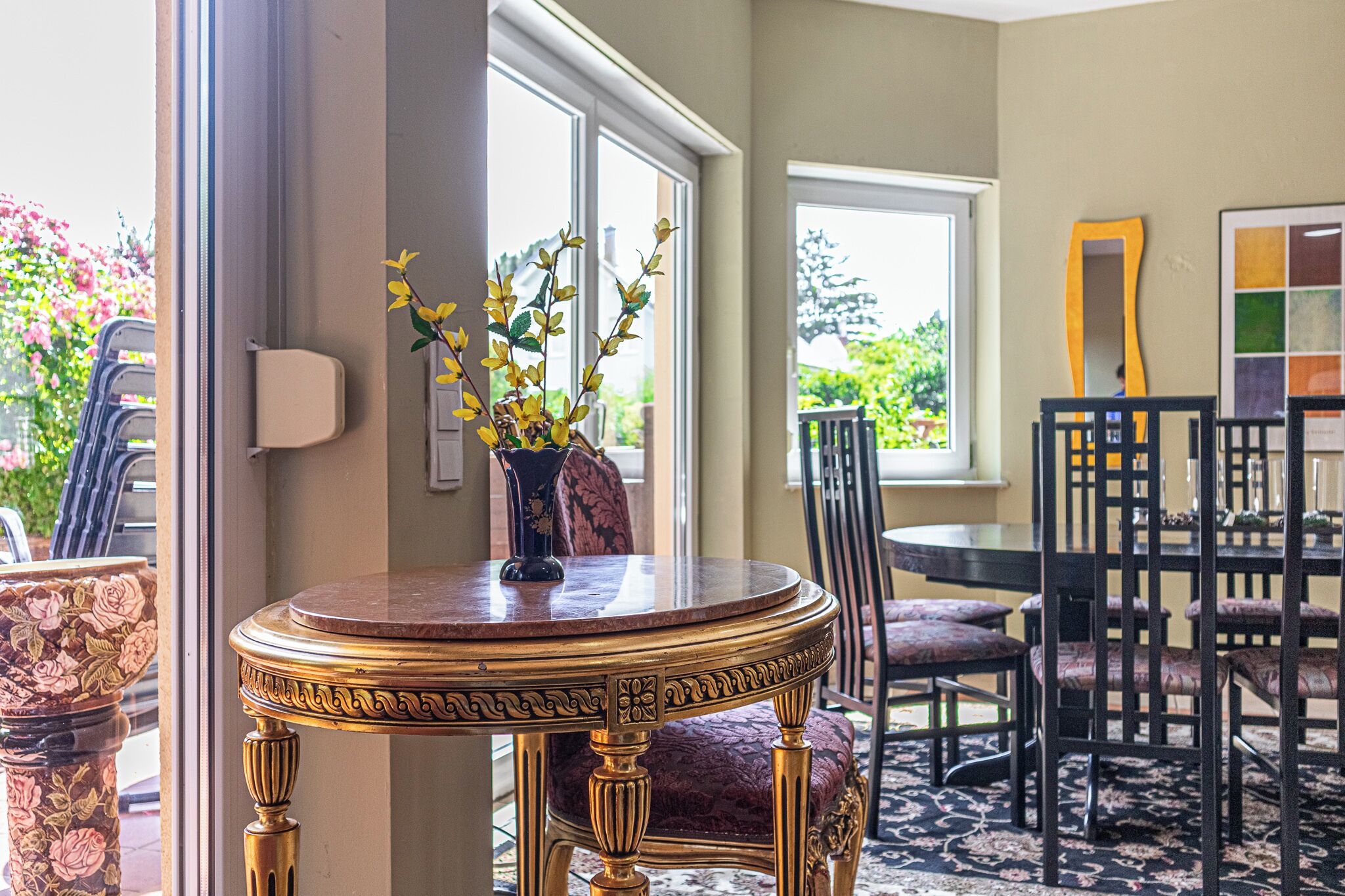 Basic Apartment | Dining