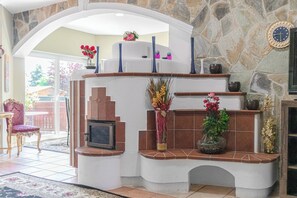 Luxury Garden Villa for 16 Guests | Interiör