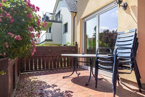 Basic-Apartment | Speisen im Freien