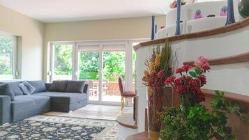 Luxury Garden Villa for 16 Guests | Sisätilat