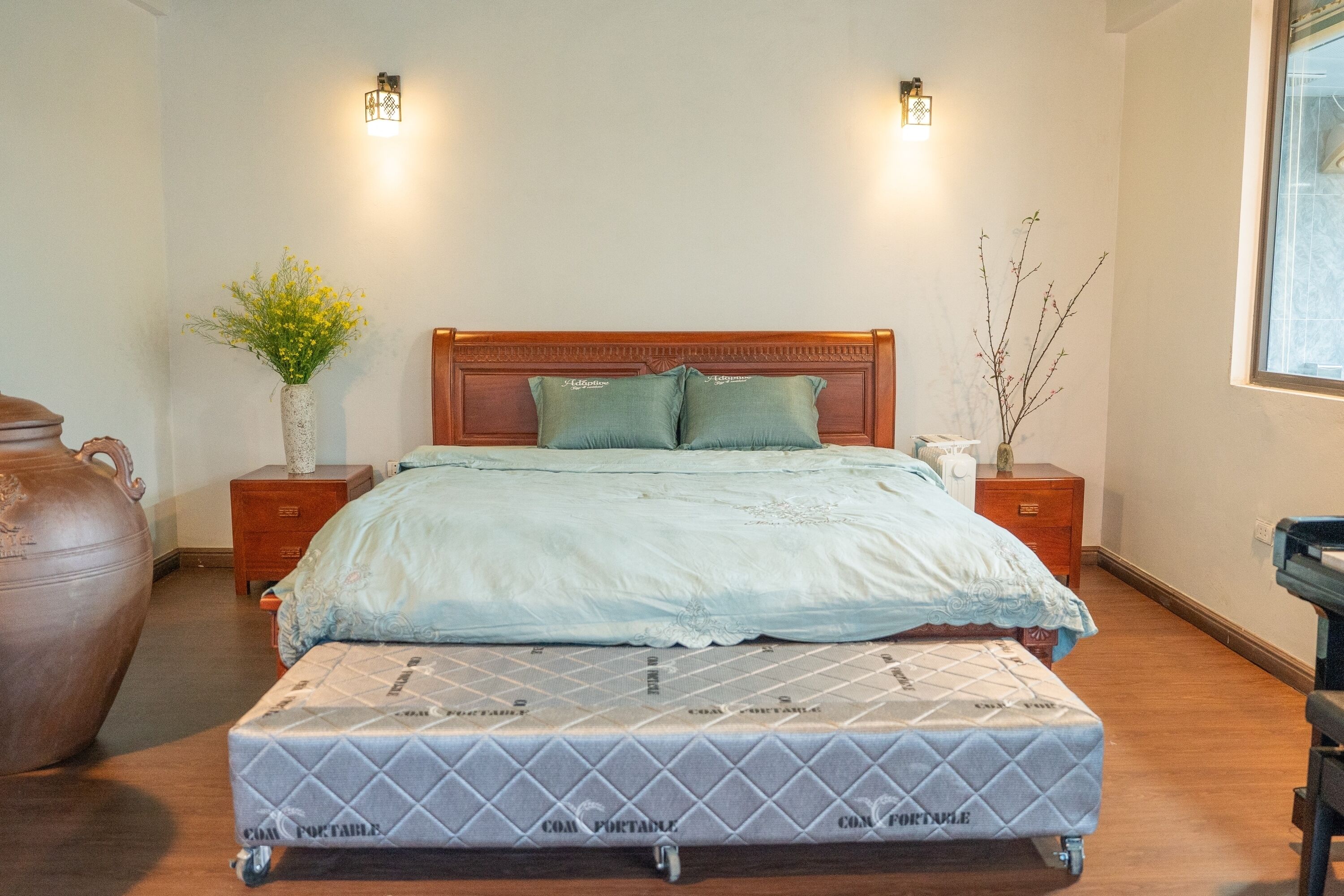 Chambre présidentielle | Coffre-fort, bureau, accès au Wi-Fi (inclus), literie fournie