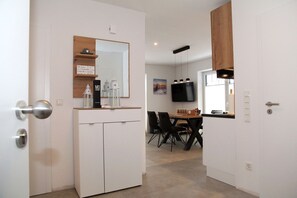 Dining - Friesentraum - Holiday apartment Friesentraum in Greetsiel - New building with terrace (Krummhörn)