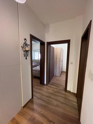 Interior - Spacious 3-Bedroom, 2-Bath Apartment in Ilidža – Near Airport, Garden & BBQ (Ilidža)