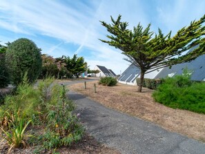 Property grounds - Cottage for 4 people, near the sea, with a swimming pool (Guidel)