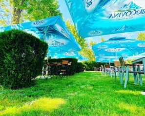 Outdoor dining - HOTEL MAREA NEAGRA (Constanța)