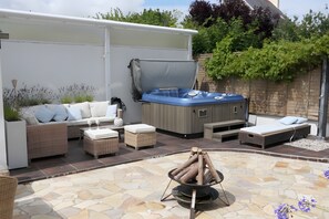 Terrace/patio - Maison Adonis with Spa, 5 Minutes from Morgat Beach (Crozon)