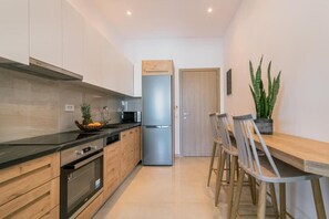 Comfort-Suite, Balkon, Meerblick | Eigene Küche | Herdplatte, Wasserkocher, Toaster, Hochstuhl