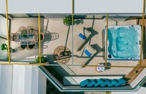 Deluxe-Suite, Balkon, Meerblick | Terrasse/Patio