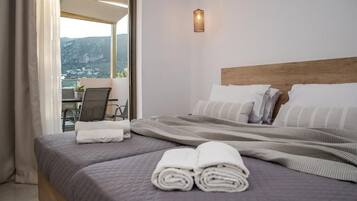 Family Apartment, Balcony, Garden View | In-room safe, blackout curtains, soundproofing, free cots/infant beds