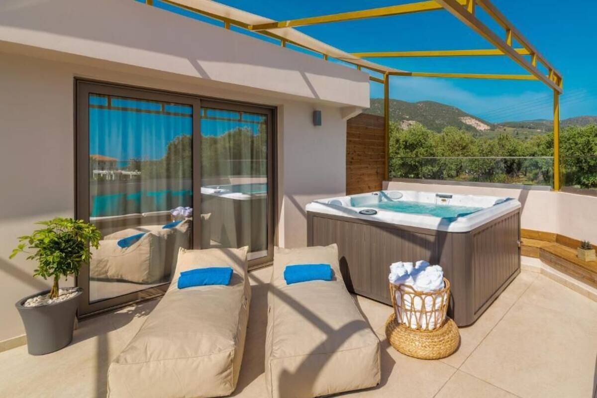 Deluxe Suite, Balcony, Sea View | Terrace/patio