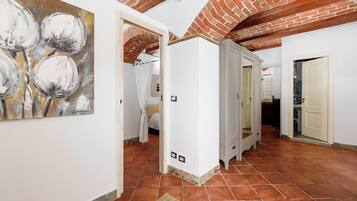 1 chambre, fer et planche Ă repasser, lit parapluie, Wi-Fi