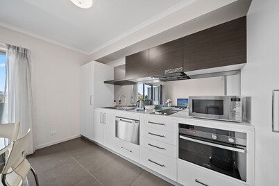 Bright 1-bed Apartment in Greenway