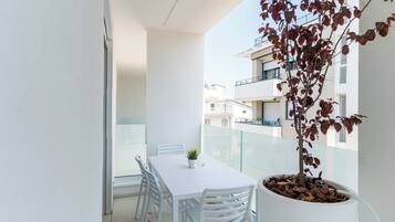 Junior Apartment, 1 Bedroom | Outdoor dining