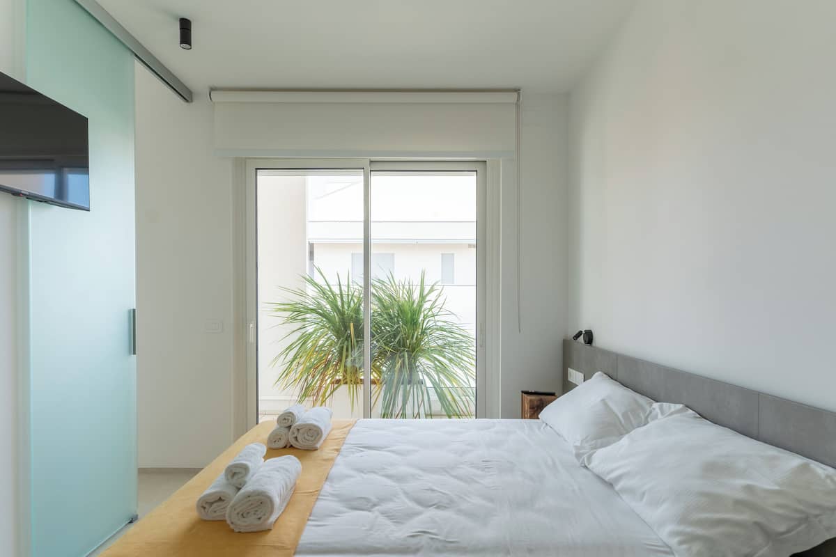 Deluxe Apartment, 2 Bedrooms, Kitchen | Free WiFi