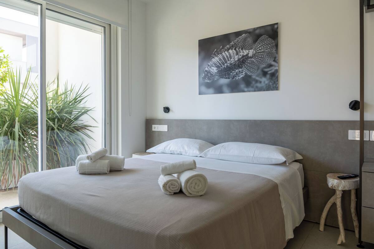 Deluxe Apartment, 2 Bedrooms, Kitchen | Free WiFi, bed sheets