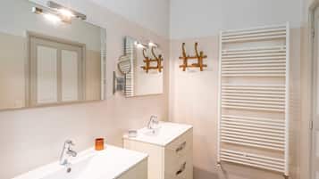 Suihku, hiustenkuivaaja