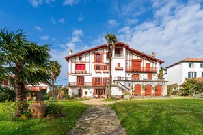 Exterior - Bright 70 m² Apartment in Urrugne Center (Urrugne)