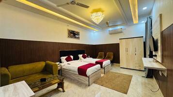 Luksus-dobbelt- eller tomannsrom | Skrivebord og wi-fi (inkludert)