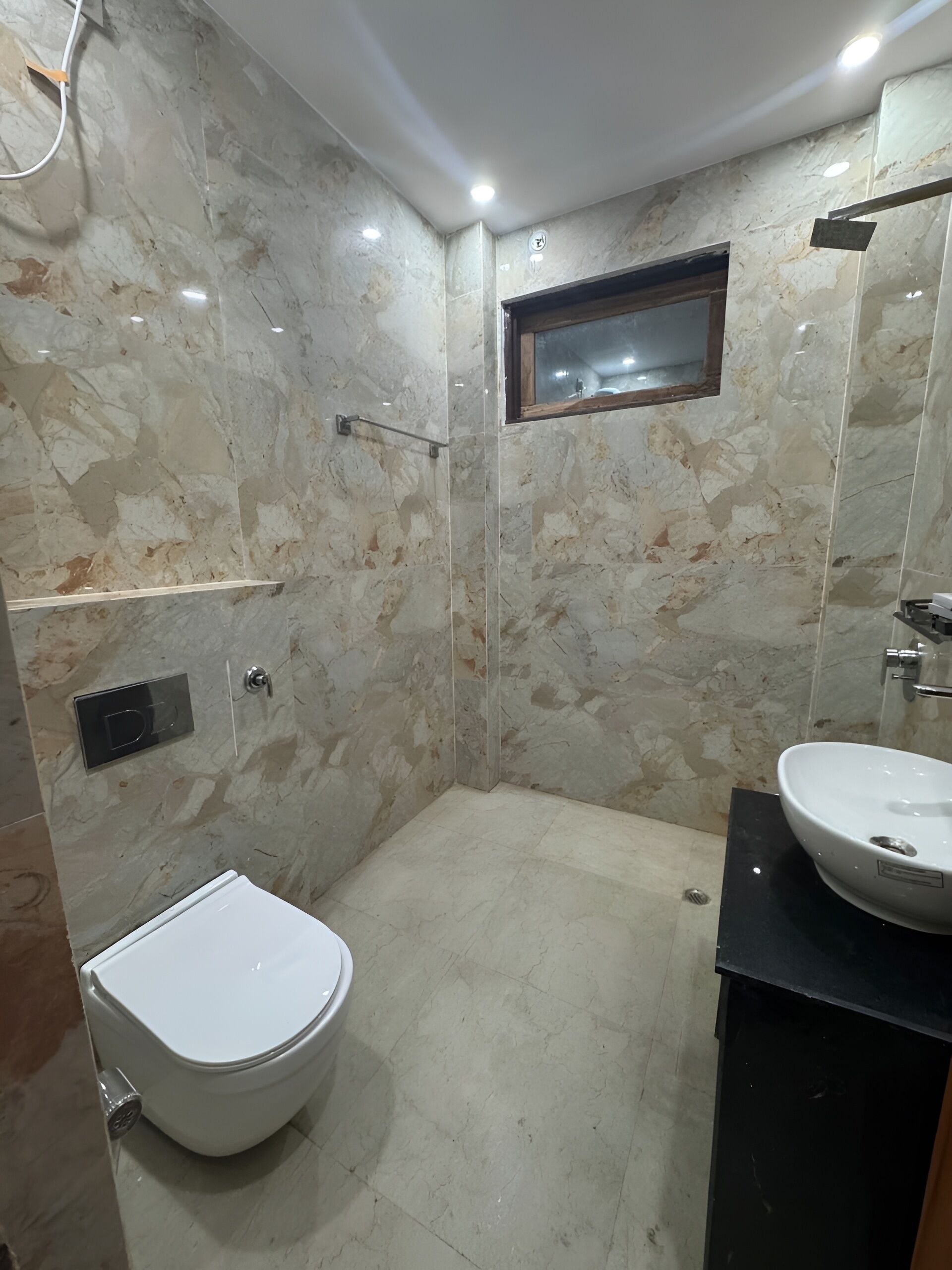 Dusj, håndklær, såpe og sjampo