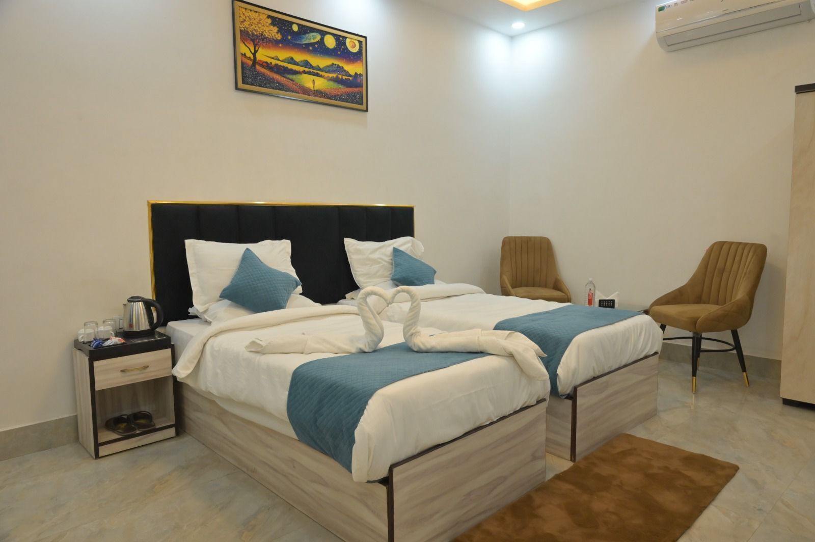 Luxury Double or Twin Room | Desk, free WiFi