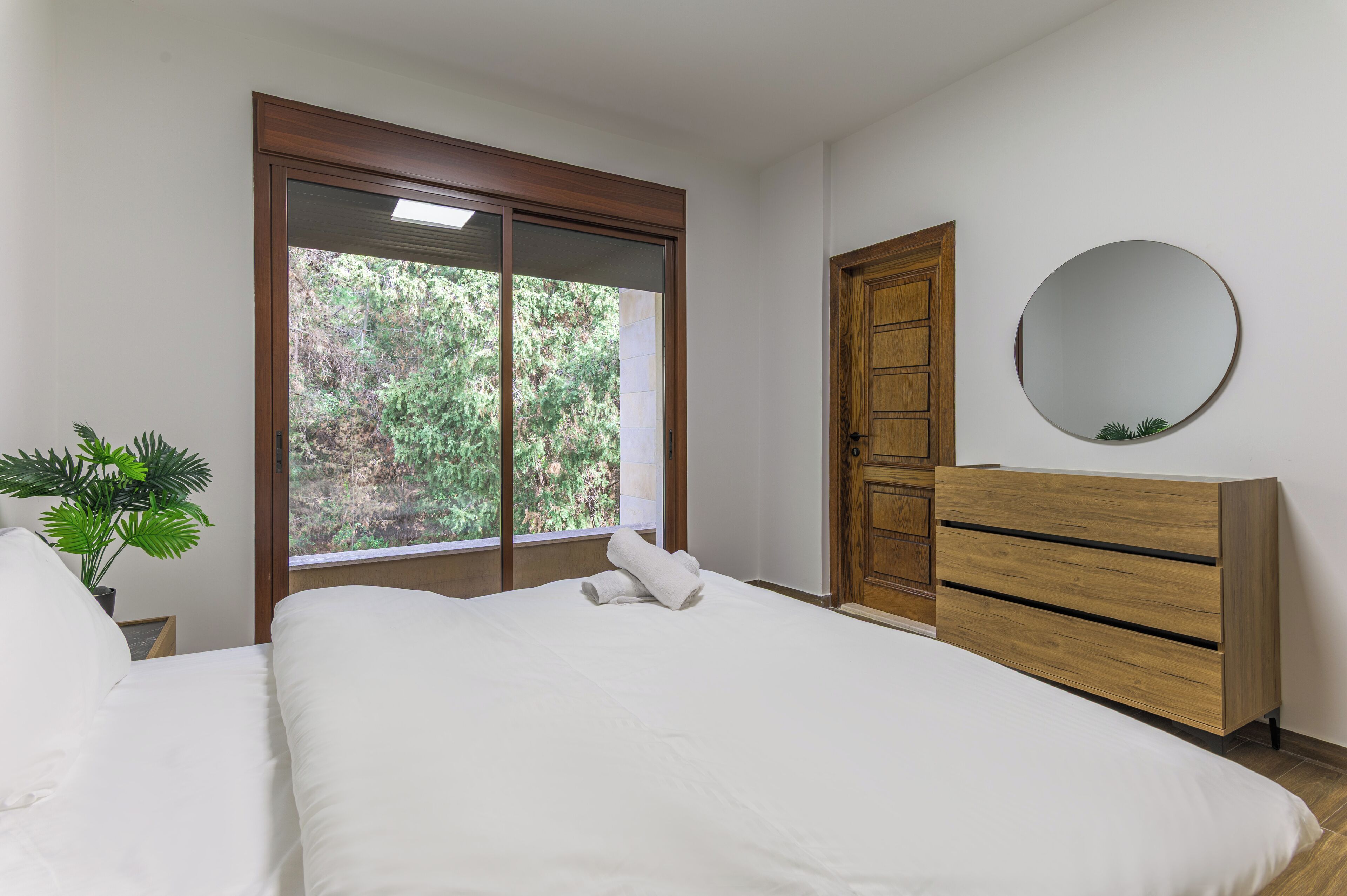 ملاءات من القطن المصري وأغطية فراش متميزة وبديكورات فريدة لكل غرفة