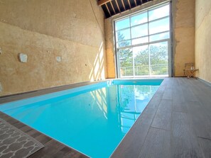 Innenpool, beheizter Pool