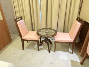 Superior Room | Interior - Hotel Imperial Suites - Airoli (Navi Mumbai)