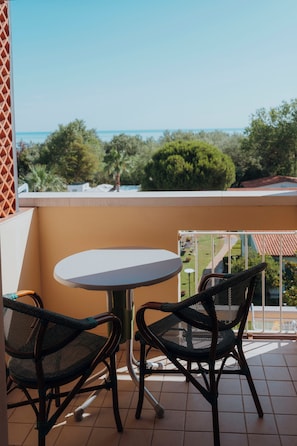 Comfort Room, Partial Sea View | In-room safe, free WiFi - HOTEL ACQUARIO (Marina di Vasto)