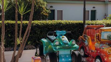 Area giochi per bambini (all'aperto)