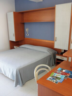 Standard Double or Twin Room, Balcony | In-room safe, free WiFi - HOTEL ACQUARIO (Marina di Vasto)
