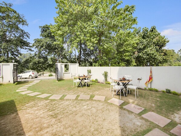 Outdoor dining - The Nines Hotel & Restro (Haldwani)