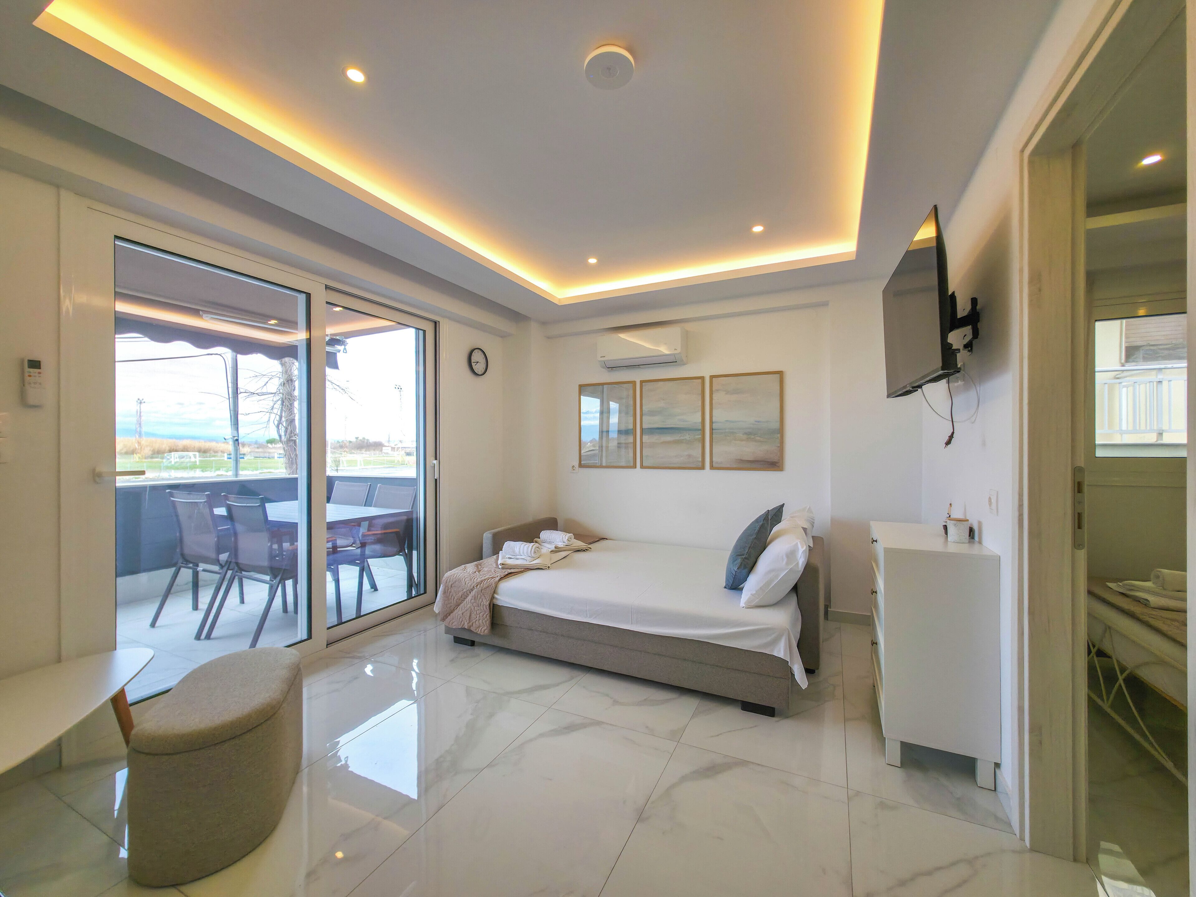 1 bedroom, internet, bed sheets